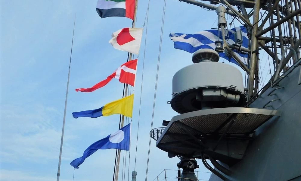 Φρεγάτα "ΥΔΡΑ": Περήφανα η ελληνική σημαία στο Περσικό Κόλπο